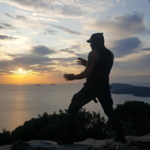 Uğur Pektaş Instagram - ❌ 1...Düşündüğünüz❌ 2... söylemek istediğiniz ❌3... söylediğinizi sandığınız❌4... söylediğiniz❌5... karşınızdakinin duymak istediği ❌6... duyduğu ❌7... anlamak istediği ❌8... anladığını sandığı ❌9...Anladığı ... arasında farklar vardır. Dolayısıyla insanların birbirini yanlış anlaması için en az 9 ihtimal var.” Sylviane Herpin" ❌❌❌insanoğlunun sınıfta kaldığı yerlerden biri ❌❌❌