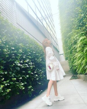 Uki Satake Instagram - @ele00_official の
ホワイトのスニーカー👟🍼
可愛いすぎてお気に入り🤍
@0oulo0 LOVE YOU🤍

@0oulo0
