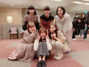 Uki Satake Instagram - 「Perfume 8th Tour 2020 “P Cubed” in Dome」東京ドーム(東京)公演

お姉様たちの応援に行ってきました。
#Perfume がこれまで続けてきた歴史を感じる、本当に感動するライブ。

本当に素敵だった。泣いちゃった。

続けることって本当に凄い。

ライブを見ながら、いつか私たちも三人でまたライブがしたいなって心に想いながら見ている自分がいたな。

頑張らないとね。

#6six になったよ❤️ #9nine