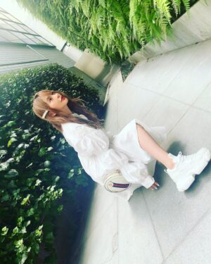 Uki Satake Instagram - @ele00_official の
ホワイトのスニーカー👟🍼
可愛いすぎてお気に入り🤍
@0oulo0 LOVE YOU🤍

@0oulo0
