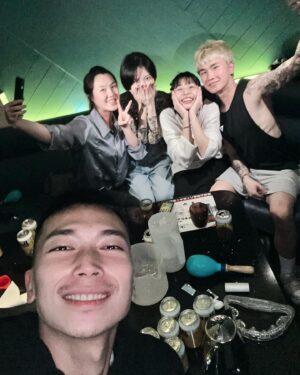 Ula Wu Instagram - 我們只會繼續超幸福！
愛你們我的愛人們！