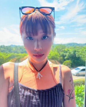 Ula Wu Instagram - 端午節記事🗒️
最愛客家粽
吃了3顆

bra top 、套裝： @brodnyd 自製 bra top好穿到像沒穿

鞋： @moussyofficial