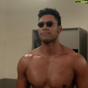 Uli Latukefu Instagram - So many have wanted Young Rock to be an hour instead of 30 mins so here you go! 

The ONE HOUR SEASON FINALE of Young Rock arrives this Tuesday night (US) 8/7c on @nbc. See you then! 😎

#youngrock
#flexkavana

@sevenbucksprod
#fiercebabyproductions