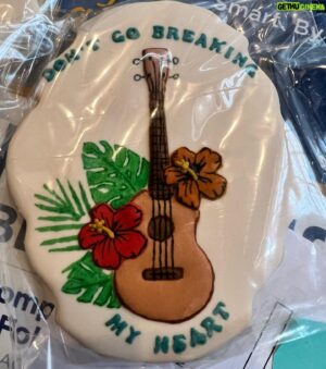 Uli Latukefu Instagram - THANK YOU to @delicioustwists for making this incredible handmade cookie package for a special Young Rock fan. They look and taste amazing (I swear I had my one made for me not out of this package) 😂

NEW EPISODE TOMORROW NIGHT 8:30/7:30c on @nbc 

Trust, you don’t want to miss this one. 😤💪🏽

#peopleselbow 
#youngrock 
@therock 
@sevenbucksprod