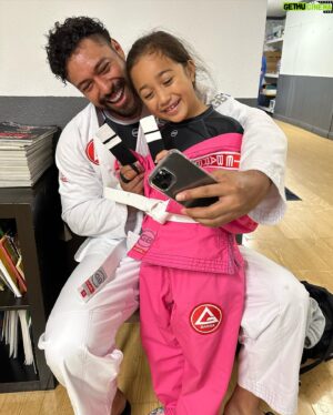 Uli Latukefu Instagram - It’s first stripe night for the Latukefu’s! 

Proud of our milestone tonight. We started together and love learning and getting better with every roll.

Thank you @gbglendale - coaches and students for making a home🙏🏽
