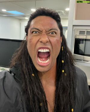Uli Latukefu Instagram - We’re here. The SEASON FINALE of Young Rock 💪🏽 

Watch the journey from Hawaii to Hollywood 🎥🎬⭐️ 

Thank you to everyone who made us part of their lives every week. It’s been a pleasure. Enjoy the finale!

8:30/7:30c on @nbc and the next day on @peacock. 

#youngrock