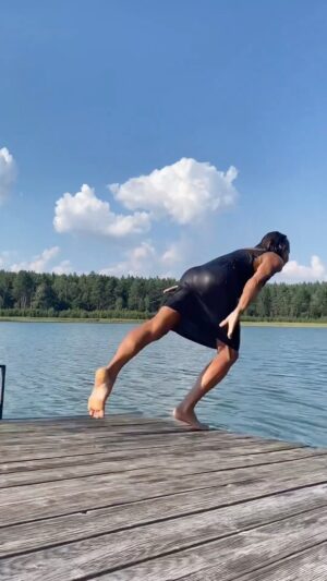 Ulrike Folkerts Instagram - Abkühlung muss sein - ich liebe Wasser
#sommer
#wasser
#erfrischung
#lebensgeistewecken
#lebendig
#natur
#sichfühleneieeinkind