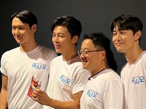 Um Mun-suk Instagram - <육사오> 박스오피스  1위 🪖감사합니다^^
#육사오#영화