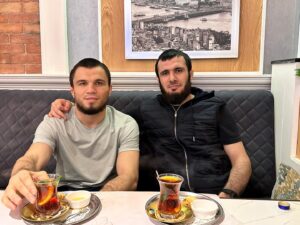 Umar Nurmagomedov Instagram - Брат 
С красивым нравом