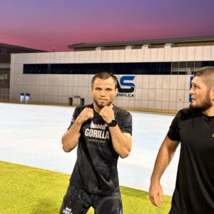 Umar Nurmagomedov Instagram - 🏃🏻‍♂️
Подготовка обещает быть тяжелой
