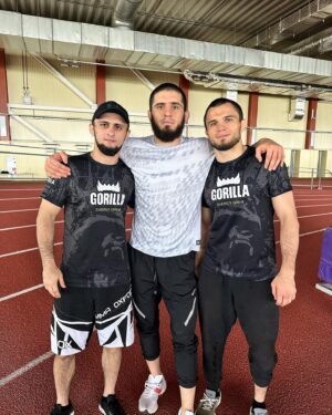 Umar Nurmagomedov Instagram - Ох как тяжело 
Началась неделька