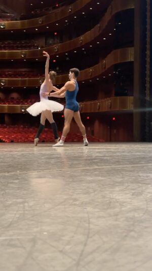 Unity Phelan Instagram - marathon of nutcracker keeps going 💥 3 shows this weekend @easternconnecticutballet 

#TisTheSeason #Balanchine #TheNutcracker