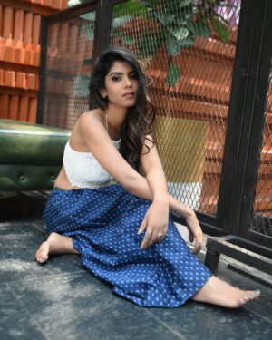Upasana Rai Instagram - .
👗 @chaitanyarao_official 
📸 @johan_sathyadas 
💄 @muskan_bader 
💇🏾‍♀️ @bony.sasi 
📍 @secretstorychennai 
.
#upasanarc #upasana #fashion #fashionforward #styleblogger #simplicity #ootd