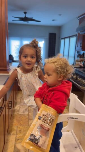 Urijah Faber Instagram - Nothing like feeling accomplished and Independent! Mr. Chill and Cali “The Boss.” Two and Four, made a healthy breakfast as a team, worked on their second language & then got a workout in the deep end of the pool.  All before 9 😎🥶Proud Poppa!
