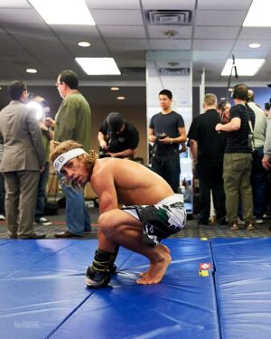 Urijah Faber Instagram - Urijah Faber “The California Kid” 🇺🇸⁣⁣
⁣⁣
Way back in 2010, when fighters shared space on the mats during open work outs, in small rooms, where only the media and teams were allowed, there was a guy who carried the torch for smaller weight classes, named Urijah Faber. ⁣⁣
⁣⁣
⁣⁣
It’s because of this man that anyone under 155 pounds got attention and he made it so nobody else could ever walk out to 2Pac’s California Love.⁣⁣
⁣⁣
He looked like a surfer, had great hair, a billion dollar smile, and he could choke just about anyone into darkness, if you zigged when you should have zagged.⁣⁣
⁣⁣
Not only was he a charismatic character but he also had long-term vision, a brain for business. From fitness to real estate, clothing to management, meal delivery to CBD, film production to fight promotion and who knows what else. You name a category and Urijah probably has a hand in it.⁣⁣
⁣⁣
13 years later the sport and a small number of athletes are finally picking up the game he was laying down. ⁣⁣
⁣⁣
Thank you @UrijahFaber, for paving the way!