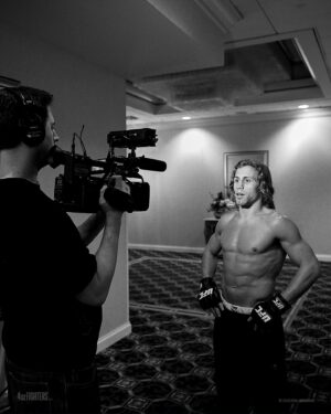 Urijah Faber Instagram - Urijah Faber “The California Kid” 🇺🇸⁣⁣
⁣⁣
Way back in 2010, when fighters shared space on the mats during open work outs, in small rooms, where only the media and teams were allowed, there was a guy who carried the torch for smaller weight classes, named Urijah Faber. ⁣⁣
⁣⁣
⁣⁣
It’s because of this man that anyone under 155 pounds got attention and he made it so nobody else could ever walk out to 2Pac’s California Love.⁣⁣
⁣⁣
He looked like a surfer, had great hair, a billion dollar smile, and he could choke just about anyone into darkness, if you zigged when you should have zagged.⁣⁣
⁣⁣
Not only was he a charismatic character but he also had long-term vision, a brain for business. From fitness to real estate, clothing to management, meal delivery to CBD, film production to fight promotion and who knows what else. You name a category and Urijah probably has a hand in it.⁣⁣
⁣⁣
13 years later the sport and a small number of athletes are finally picking up the game he was laying down. ⁣⁣
⁣⁣
Thank you @UrijahFaber, for paving the way!