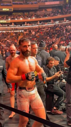 Urijah Faber Instagram - What a fight! Nazim Sadykhov and Viacheslav Borschev left it all in there for a majority draw 🔥 #UFC295 (via @mikebohnmma)

🔗 FULL STORY IN BIO