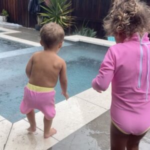 Urijah Faber Instagram - Coming in Hot to 2023! Momma Jas’s matching outfit tradition still going strong @lainsnow! Cali’s double finger points…on point! 👉🏽👈🏻🤠#happynewyear