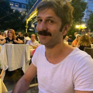 Ushan Çakır Instagram - Yakın zamanda çekilen eski fotolarda bugün..sevgili @erencigdem 👊🏻