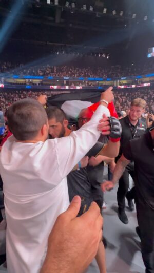Usman Nurmagomedov Instagram - Real champion 
He didn’t even celebrate his victory, He didn’t even smile
Palestine 🇵🇸 Our prayers with you, we stand with you 🤲🏻💔❤️‍🩹