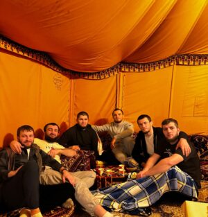 Usman Nurmagomedov Instagram - Karak tea в хорошей компании )))