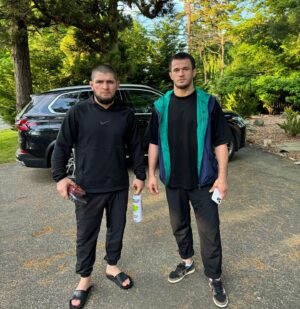 Usman Nurmagomedov Instagram - На районе с Адидасом
