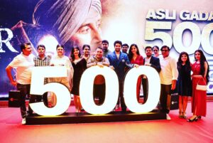 Utkarsh Sharma Instagram - We created history together! 

Thanks to wonderful teams of @anilsharmaprod @anilsharma_dir and @zeestudiosofficial @shariq_patel
Together we have done the unthinkable. 💪

Shout out to our awesome cast and crew— it was an honor working alongside you all😇

We weren’t just a team on sets, but a family. 

Of course nothing would be possible without the audience’s love ❤️ So thank you all immensely!

#Gadar2 
@iamsunnydeol @manishwadhwa.in @simratkaur_16 @sumansharma1020 @rana_director @hellomontysharma @mrgravitas @luvsinha @sirvaiyasunil @paurush2 @kairvina @shabinakhanofficial @mymzali @quadri.sayeed @theurbantribal @mithoon11 @shaktimaan6963 @thepoojat_official @itshanishlamba @lezleymassey