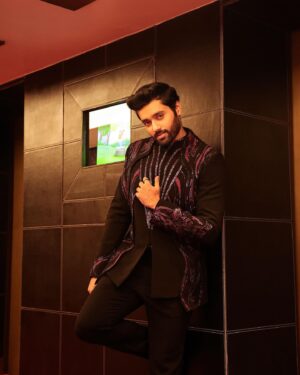 Utkarsh Sharma Instagram - Sad that it’s Monday? Then dress up like it’s Friday 🤵

Styled and Designed by @sulakshanamonga 
Thank you for this 😇😇