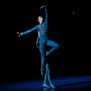 Vadim Muntagirov Instagram - ❗️Update❗️ Happy to announce that I will be performing full length Swan Lake by @benjaminpech7 with @fumikaneko_ and @opera_roma  in BARCELONA 🇪🇸. 19th and 21st of July . Happy to experience this beautiful production again . #barcelona #swanlake #fumikaneko #vadimmuntagirov #benjaminpech #operadiroma .
Photo credit @opera_roma