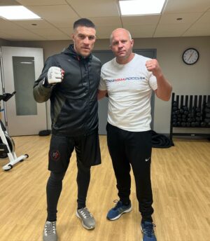 Vadim Nemkov Instagram - Подводимся к бою вместе с @fedoremelianenkoofficial