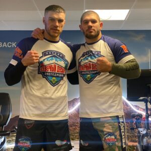 Vadim Nemkov Instagram - Всем привет!!!провели очередную тренировку с @valentin_moldavskii_official!самочувствие отличное,вес уходит,все идёт по плану!!!#северныйдесант #фсо #фсб #ссо #арктика #нижневартовск #белгород #старыйоскол #оэмк #металлоинвест #fedorteam #nevskyteam