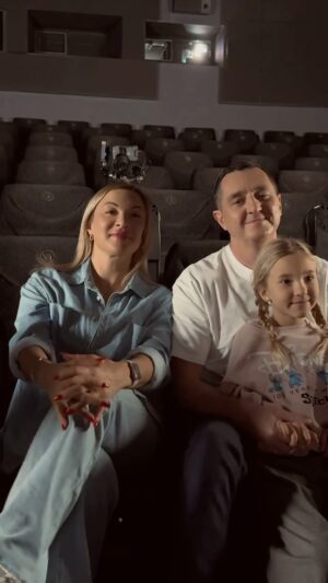 Vadym Mychkovskyi Instagram - «Яскраві моменти» вже на всіх цифрових платформах та кліп на YouTube! ❤️🌟
Дуже приємно читати ваші коментарі, дуже приємно бачити, що пісня відгукується багатьом 🙌🏻 
Діліться  своїми яскравими моменти під цей звук, я бачу всіх-всіх 🙌🏻✨

#дядяжораяскравімоменти #яскравімоменти #хіт #топ100