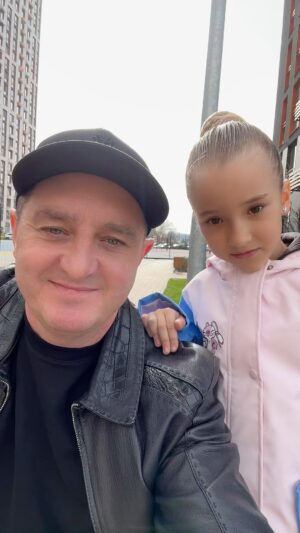 Vadym Mychkovskyi Instagram - Ти народила щастя маленьке…😍😘

#дядяжора #яскравімоменти #дочка #аміна