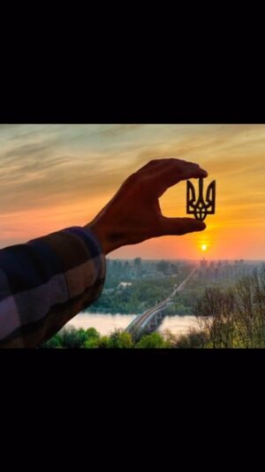 Vadym Mychkovskyi Instagram - 24.02.2022. 
День який кожен українець не забуде ніколи. 
День який змінив життя всіх українців. День коли світ дізнався хто таке #russiaisaterroriststate
Десять років війни. Два роки повномасштабного вторгнення. 

Україна  сильна, Україна єдина, Україна незалежна була і буде! 
Дякуємо нашим героям ЗСУ, усім захисникам та захисницям! ✊🏻
Віримо в перемогу! 🇺🇦