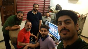 Vahid Rahbani Instagram - .
.
.
.
.
با آقای #جوادافشار  کارگردان درجه‌یک‌ #گاندو و بر و بچه‌های کاربلد #تدوین که شبانه‌روزی مشغول آماده‌ کردن قسمت‌های پایانی هستند.
.
.
.
 ممنون که به ما نگاه می‌کنین و ما رو مورد لطف خودتون قرار می‌دین. .
.
.
#وحیدرهبانی 
#vahidrahbani