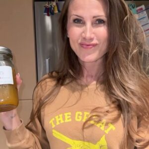 Vail Bloom Instagram - If you’re local to LA, do yourself a favor, and try Jacky’s #bonebroths. She delivers to your door and you’ll be hooked. Your local Wellness Dealer @sup.by.ja 🤌🏼🤤You. Are. Welcome. 🌱 #wellness #inflammation #bronebroth