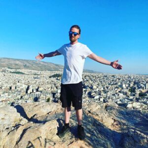 Valentin Rahmel Instagram - Die besten Grüsse aus Athen! Was für ein geiler Blick über die Stadt. Wir sind hier übrigens auf einer sehr coolen Produktion. Lasst euch überraschen :) #athens #griechenland #roadtrip #travel