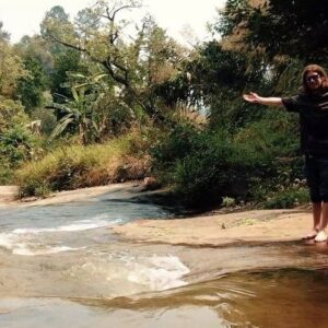 Valentin Rahmel Instagram - Wir haben uns im Dschungel von Thailand aussetzen lassen, um nur mit Mitteln des Waldes zu überleben. Das war wohl eines der größten Abenteuer, die wir jemals mitgemacht haben. Herausgekommen ist ein spannendes Video inklusive Survivalskills vom Feinsten. Hier der Trailer, den Link findet ihr in der Beschreibung. Film ab! :)