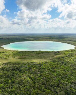 Valentin Rahmel Instagram - Viva Mexico! Das war wieder ein Roadtrip voller Erlebnisse. Von der Küste, über die Spuren der alten Maya und Atzteken bis in den Dschungel Yucatans. Riesige Vulkane und die Mega-Metropole Mexico City sind auch noch dabei! Das alles und noch viel mehr gibt es in unserem neuen Mexiko Film zu sehen. Jetzt bei ARD Reisen! ✌️