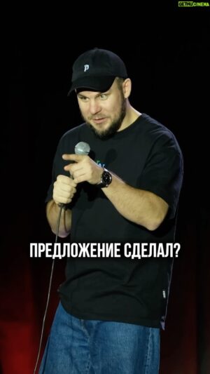 Valentin Sidorov Instagram - Жалко я такой подарок подарить не могу😅
#валентинсидоров #стендап #standup