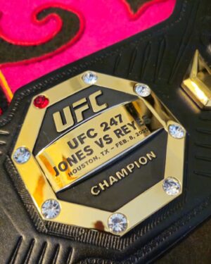 Valentina Shevchenko Instagram - 👊🏆👊

7 title defense,  7 amazing events alongside the best #UFC mma fighters of the world 💪

Thank you @ufc, 
Now all my belts with me !!! 💪💪💪

Каждый турнир где я защитила свой чемпионский титул ! 
7 поясов теперь дома ! 💪

👊👊👊

#TeamBullet #UFC #Champion #AndNew #TheBullet #TUF32