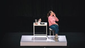 Valeria Lois Instagram - Carrete de La Puerca en el @fituu_uruguay 
Gracias @maviprd por las 📸📷📸📷
El sábado hay funciones en CABA
Todavía quedan entradas para la de las 21:30
Vayan a Alternativa!
@santiloza1 @estudiolosvidrios @lisandro_rodriguez_no