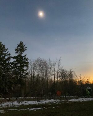 Valérie Carpentier Instagram - Strawberry full moon in Capricorn.
