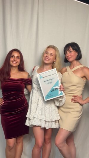 Valeriia Khodos Instagram - СЬОГОДНІ СВЯТКУВАЛИ ВИПУСКНИЙ!
KHODOS ACTING SCHOOL

To be continued..