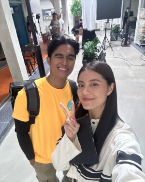 Valnice Yek Instagram - Tobias and Mandy aaaanddd DEVAN? A lil throwback to our time on set 🤍 #ssuch5 #mediacorpsunnysideup