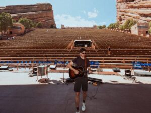 Vance Joy Instagram - Red Rocks - this place brings out the best you’ve got x thank you for coming down, you were a lovely sight ⛰
📸 @bradcauchy