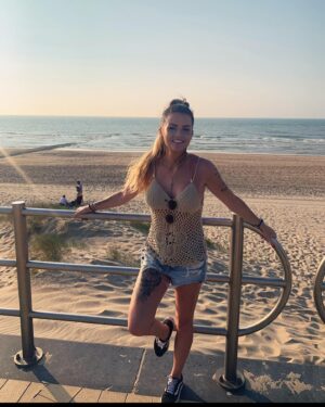 Vanessa Breckpot Instagram - the north sea 🌊💙
#plage #belgique🇧🇪 #family #bontemps