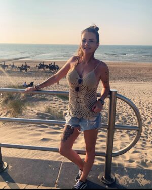 Vanessa Breckpot Instagram - the north sea 🌊💙
#plage #belgique🇧🇪 #family #bontemps