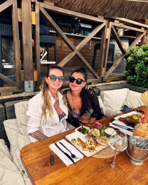Vanessa Breckpot Instagram - 🏝️..♥️

#vacances #corse #amour #instalove