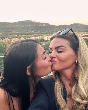 Vanessa Breckpot Instagram - 🏝️..♥️

#vacances #corse #amour #instalove